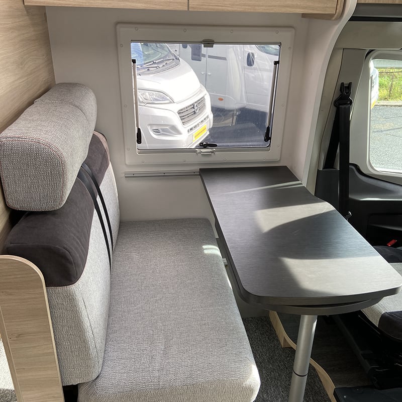 Profilé Challenger S 194 Start Edition salon