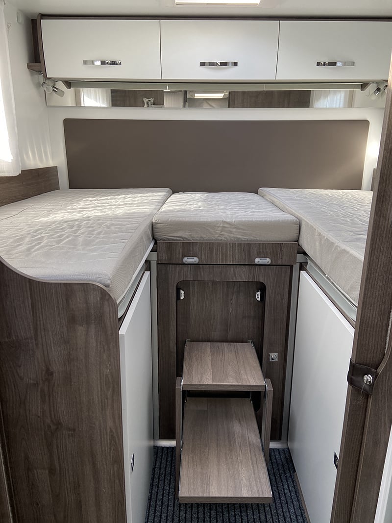 Profilé Benimar Tessoro T468 Spécial Edition espace couchage