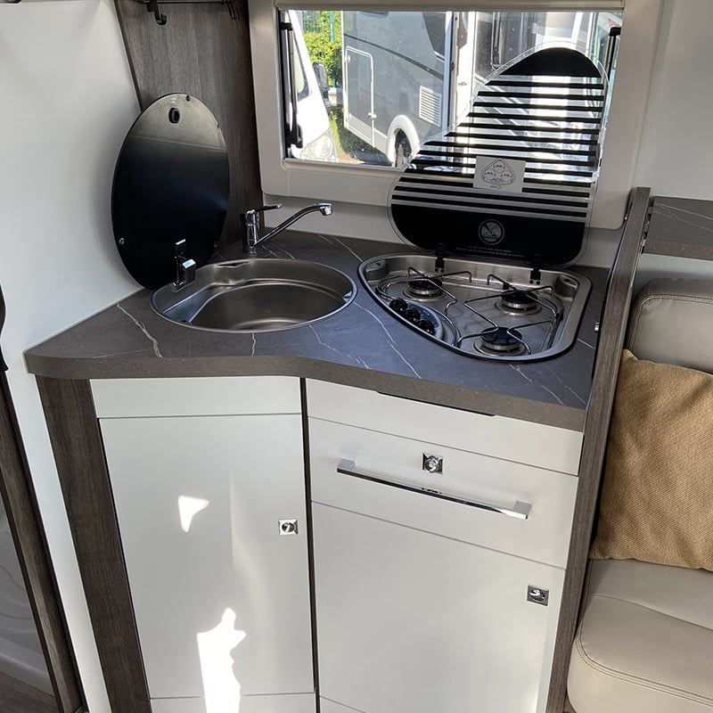 Profilé Benimar Tessoro T468 Spécial Edition espace cuisine