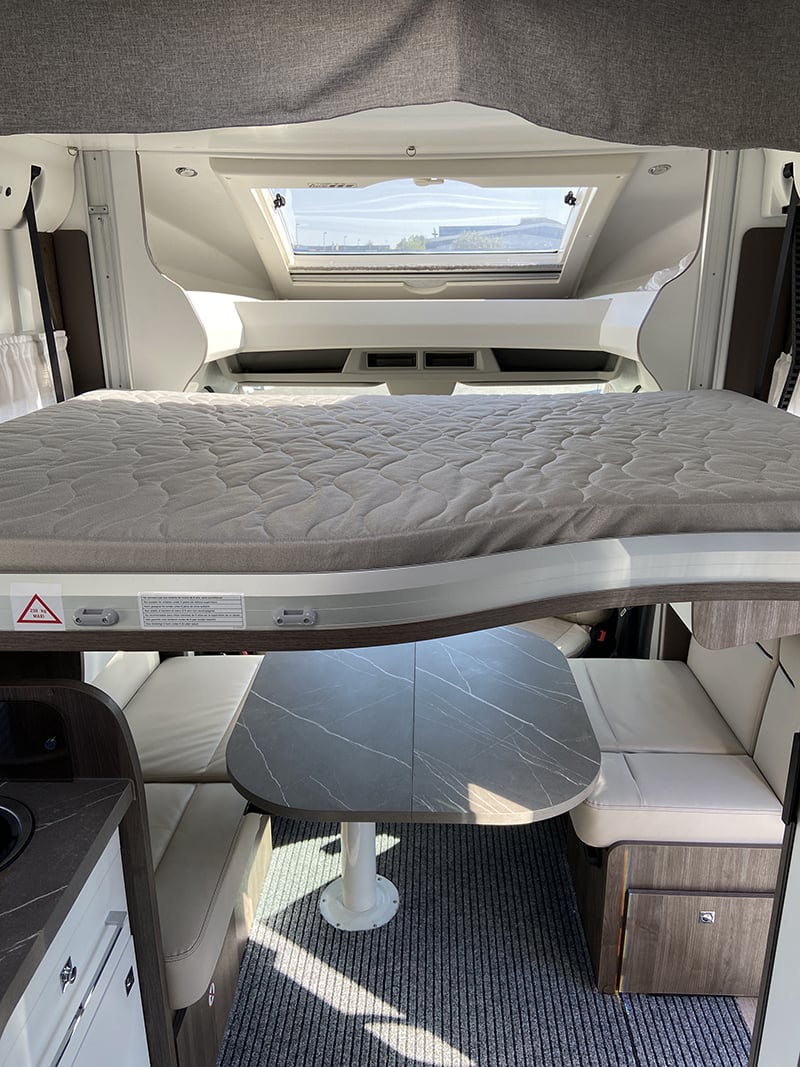 Profilé Benimar Tessoro T468 Spécial Edition lit pavillon