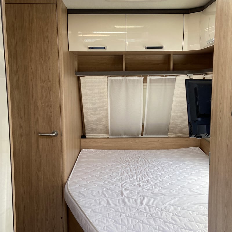 Caravane Bürstner Averso Plus 500 ts couchage