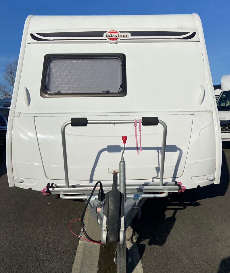 Caravane Bürstner Averso Plus 500 ts face avant