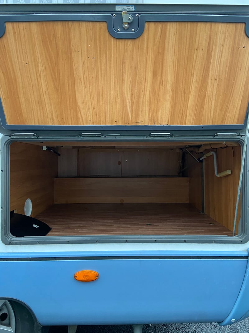 Profilé Bürstner Marano T 585 soute