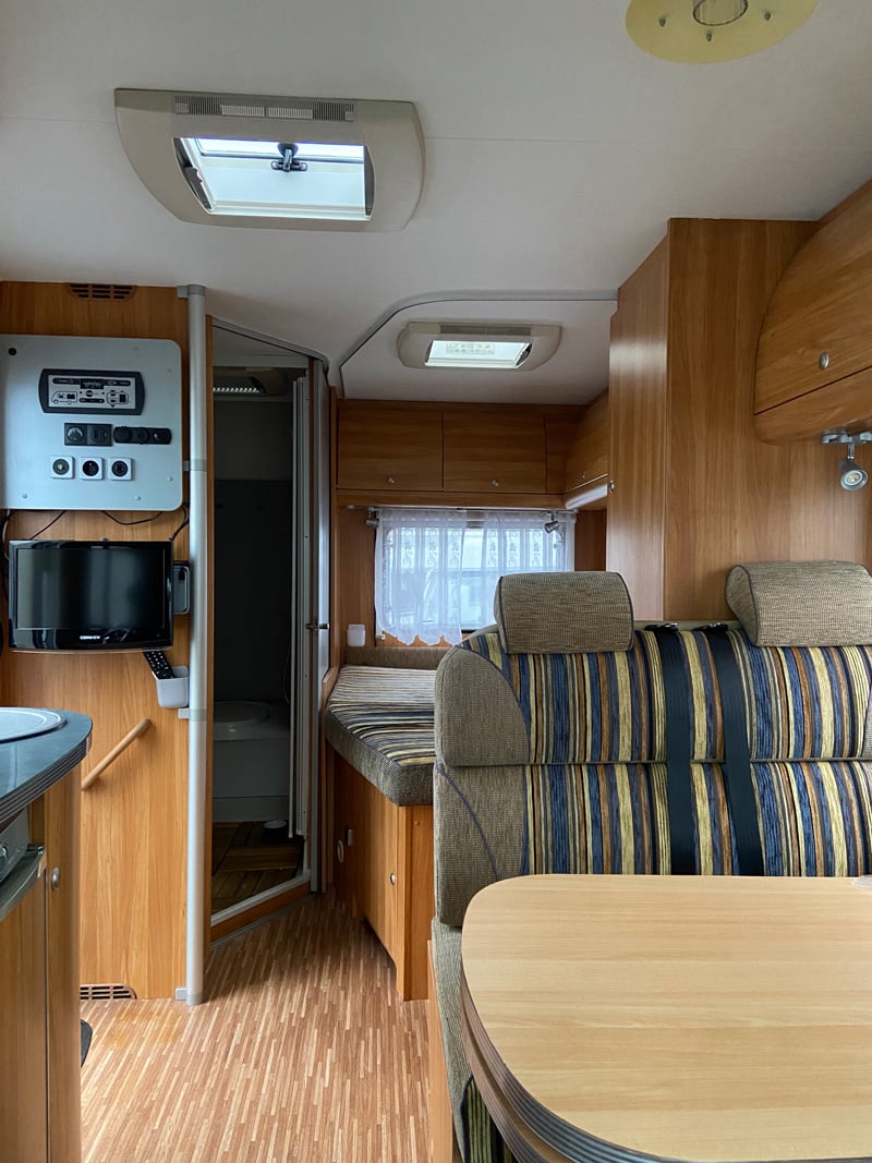 Profilé Bürstner Marano T 585 vue intérieure couchage