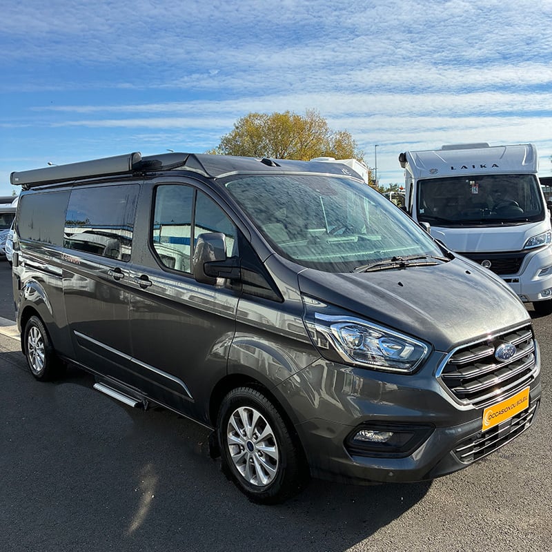 Bürstner Panam 54+ profil avant droit