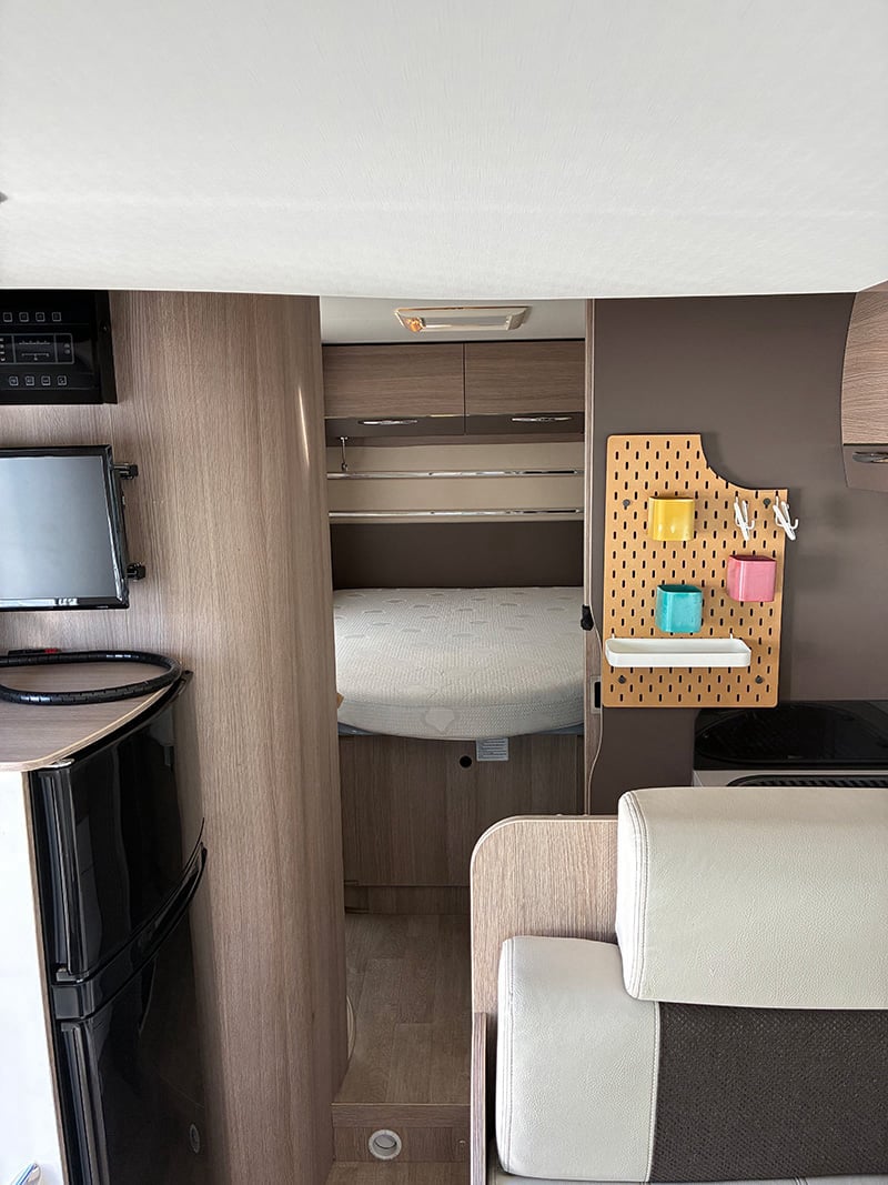 Profilé Challenger Genesis 288 EB vue intérieure couchage