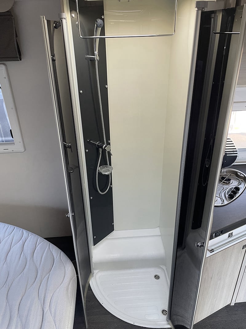Profilé Chausson 718 XLB espace douche
