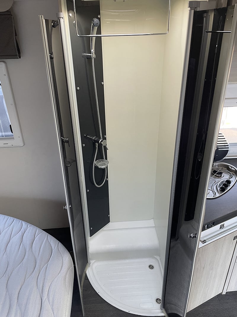 Profilé Chausson 718 XLB espace douche