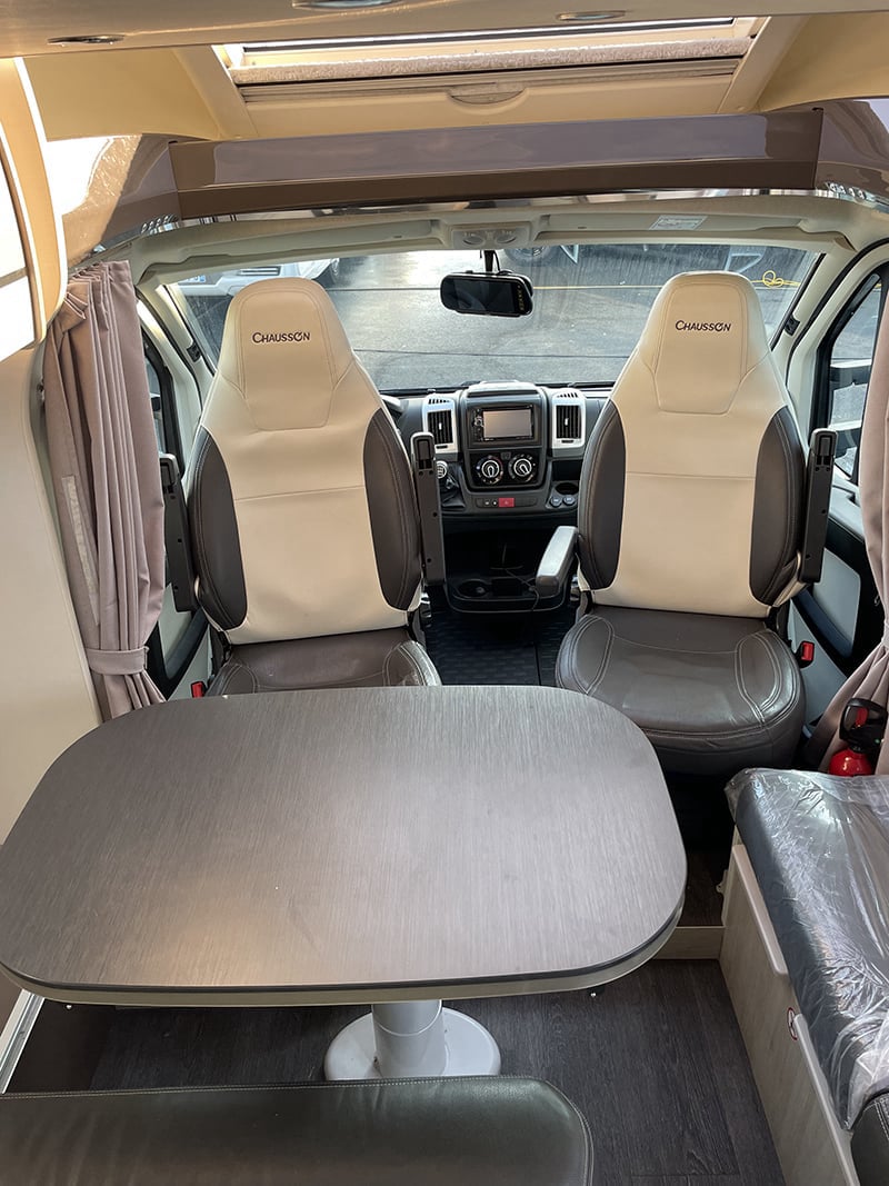 Profilé Chausson 718 XLB autre vue espace salon