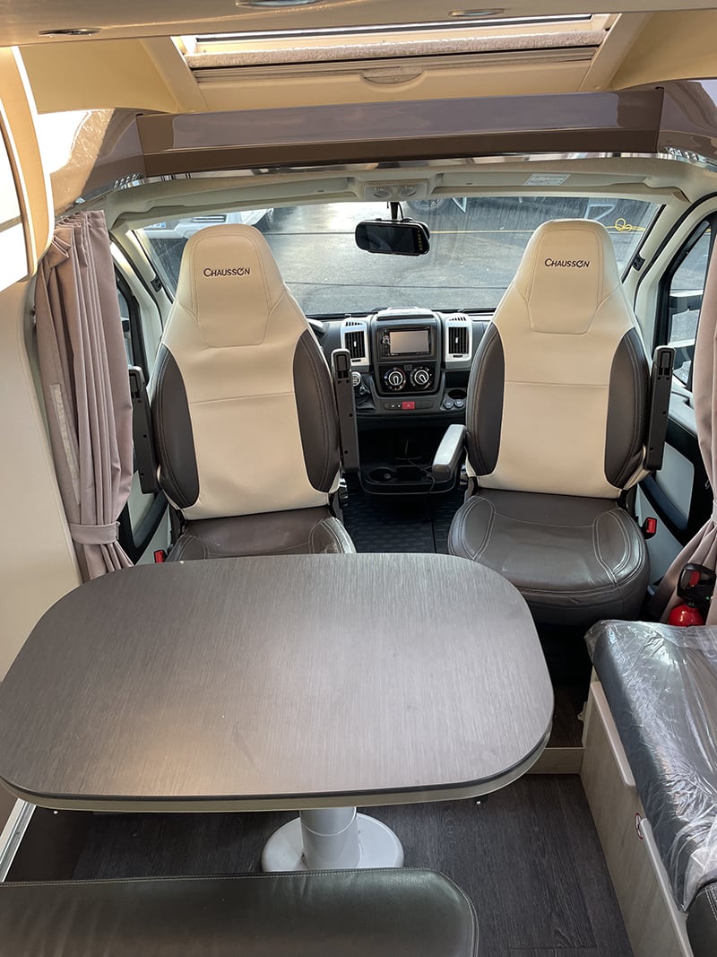 Profilé Chausson 718 XLB autre vue espace salon