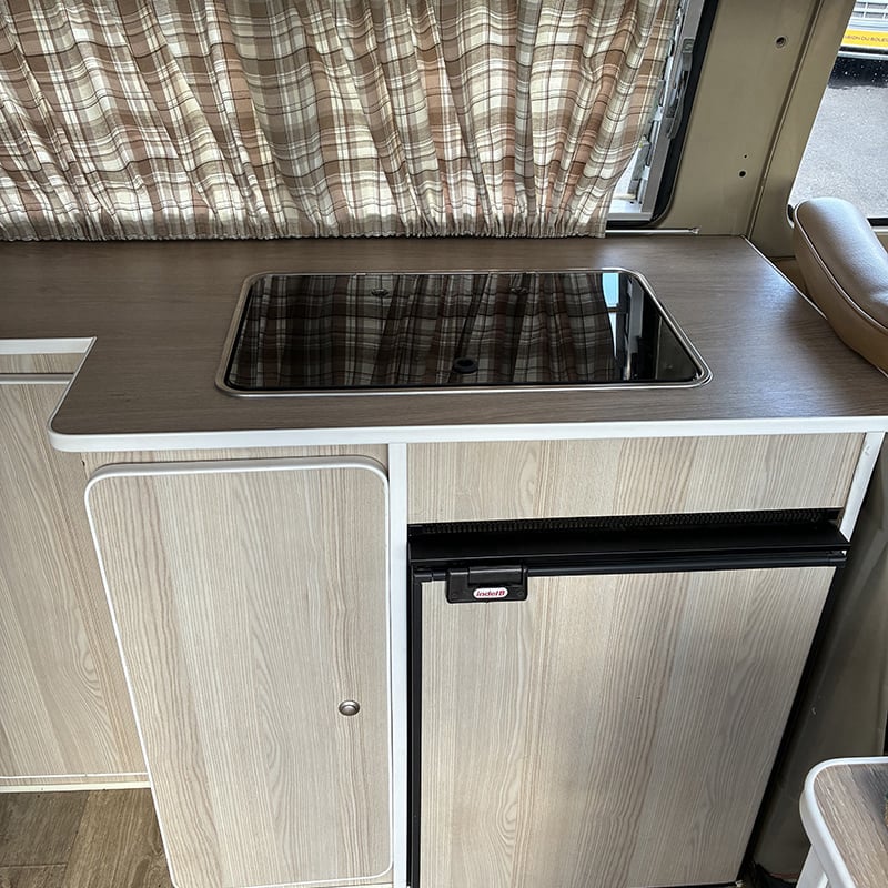 Fourgon Combi VW T2 Devon espace cuisine