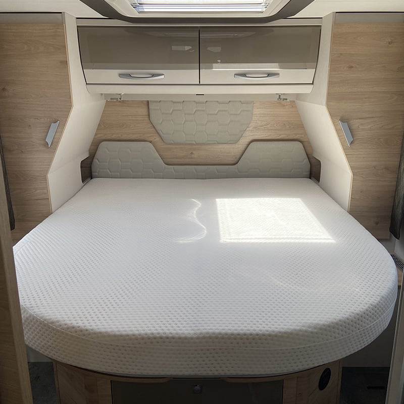 Intégral Dethleffs Esprit i7 150 DBM espace couchage