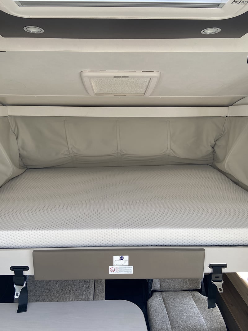 Intégral Dethleffs Esprit i7 150 DBM lit pavillon