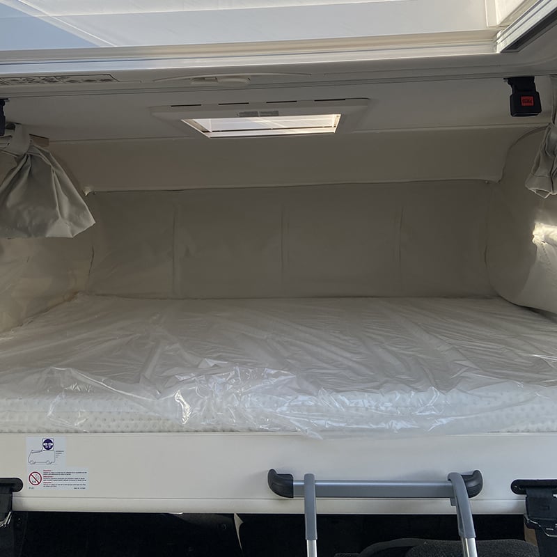 Intégral Dethleffs Globebus i1 lit pavillon