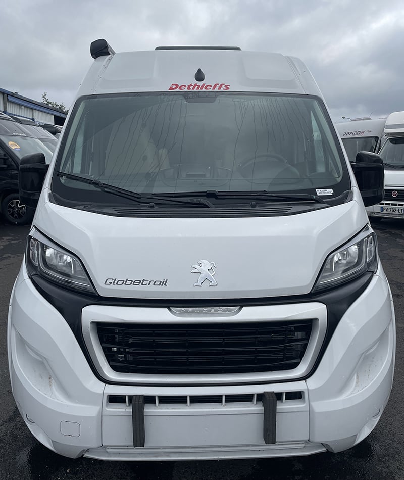 Fourgon Dethleffs Globetrail 600 face avant