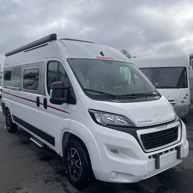Fourgon Dethleffs Globetrail 600 profil avant droit