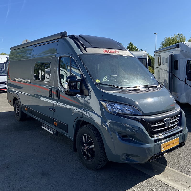 Fourgon Dethleffs Globetrail 640 ES Advantage profil avant droit