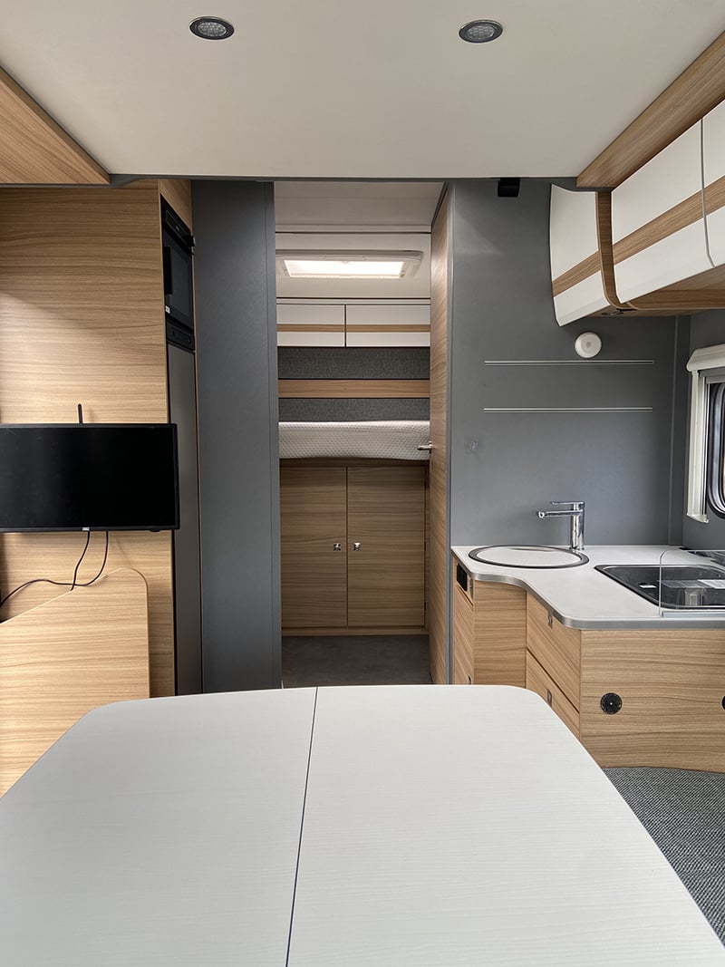 Profilé Detlheffs Just 90 T7052 DBL vue intérieure couchage
