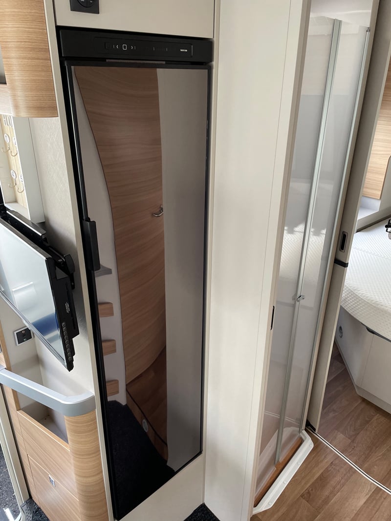 Intégral Dethleffs Pulse GT i7051 DBL Frigo fermé