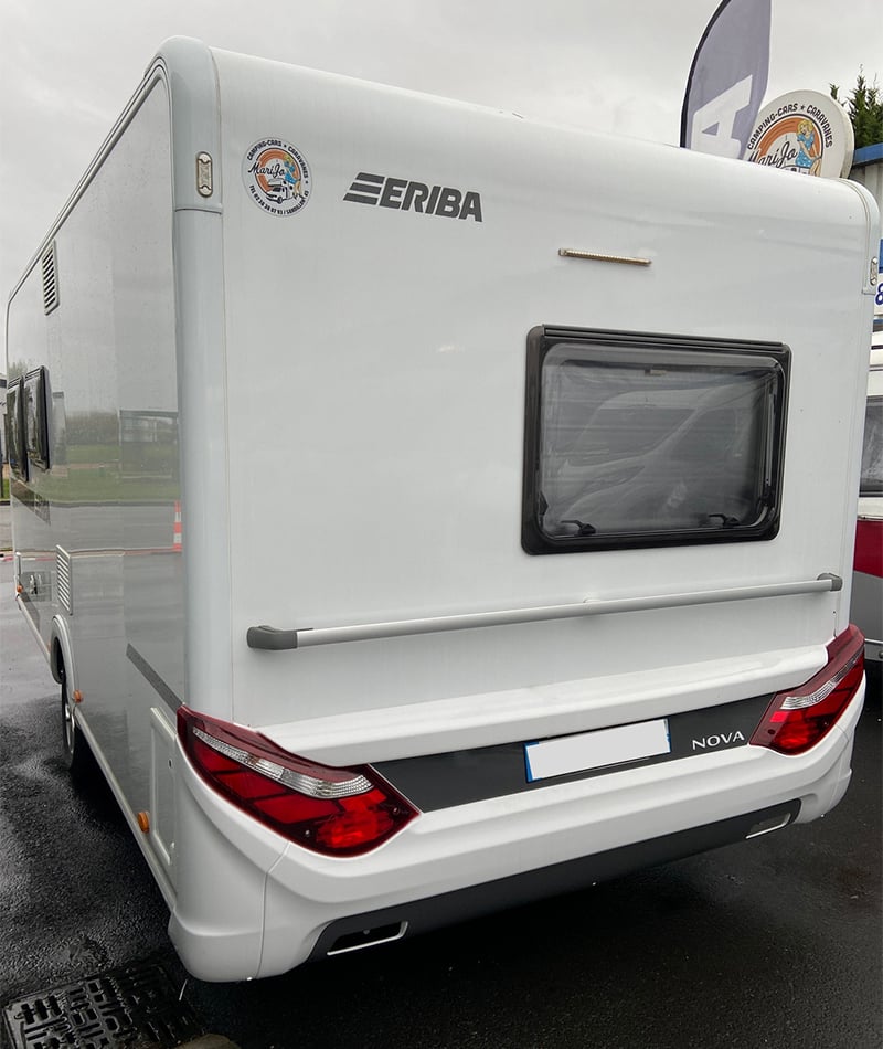 Caravane Eriba Nova Light 445 face arrière