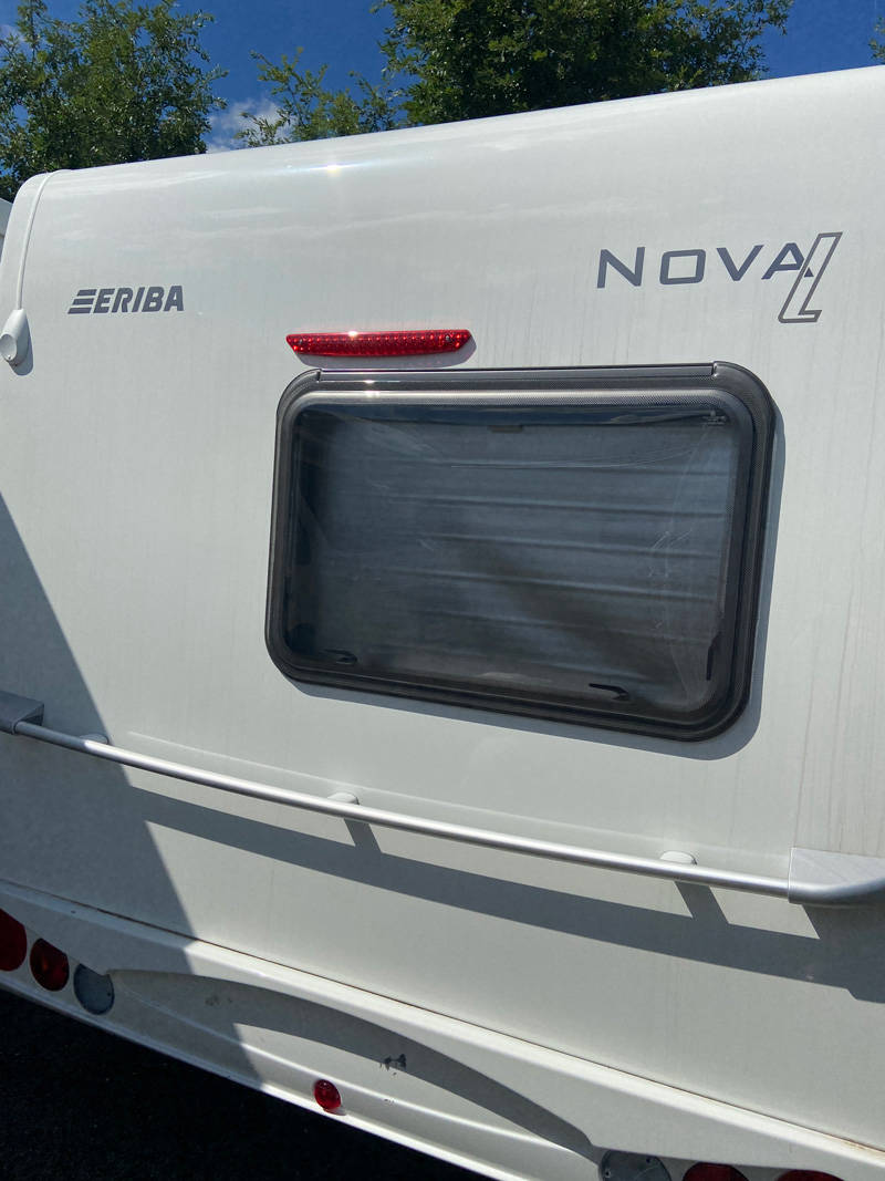 Caravane Eriba Nova Light 465 Arrière