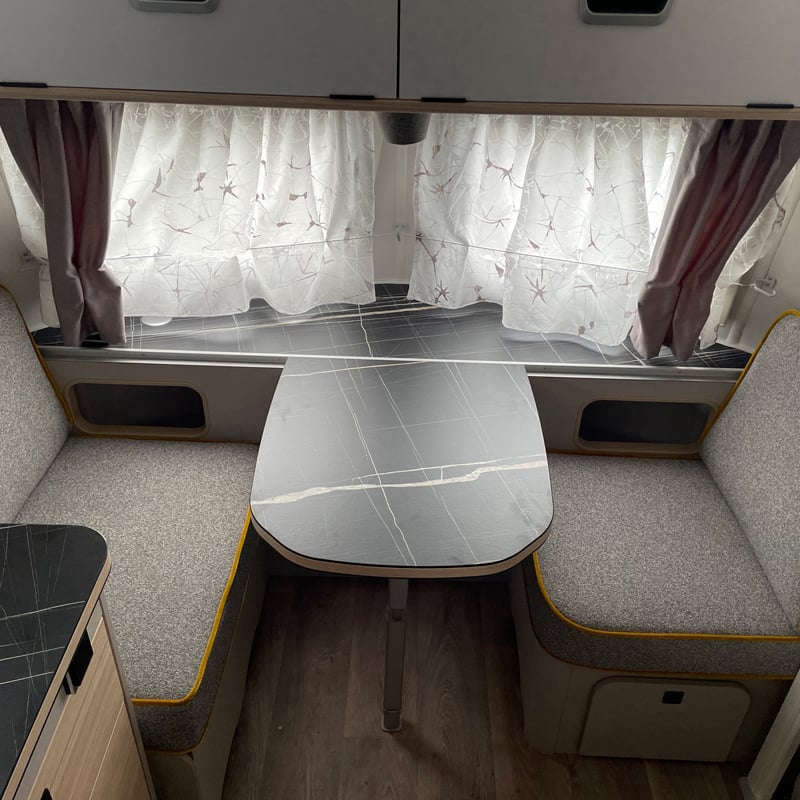 Caravane Eriba Touring 310 Edition Legend Autre vue espace salon