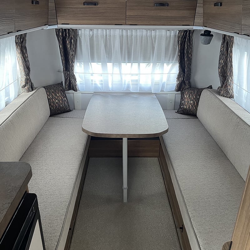 Caravane Eriba Touring 420 Edition Legend espace salon