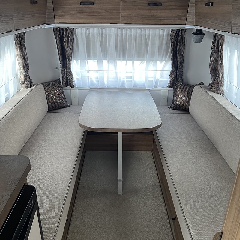 Caravane Eriba Touring 420 Edition Legend espace salon