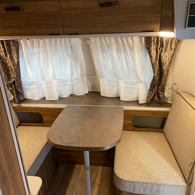 Caravane Eriba Touring 430 Edition Legend Salon