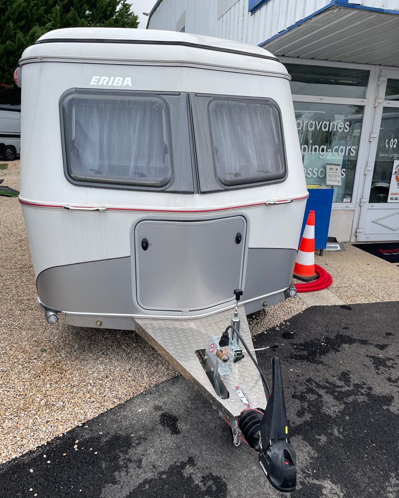Caravane Eriba Touring 530 Edition Legend face avant