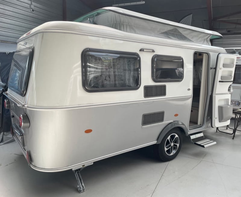 Caravane Eriba Touring 530 Edition Urban Profil arriere droit