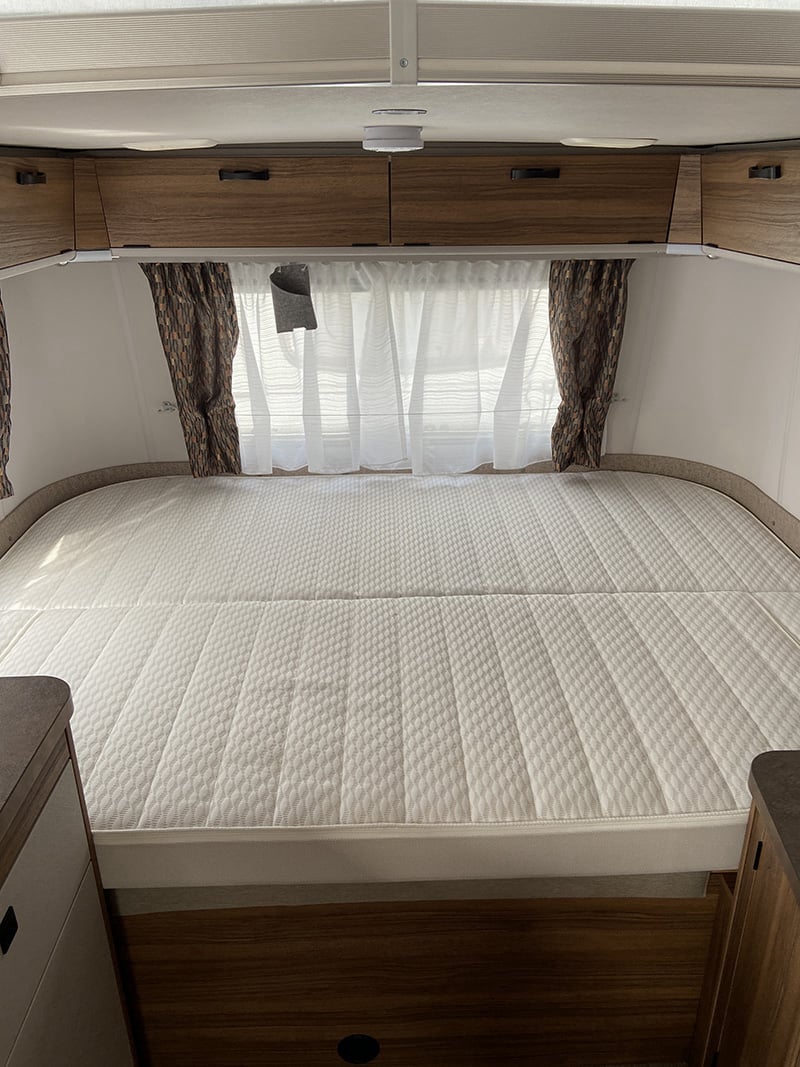Caravane Eriba Touring 630 Edition Legend espace couchage
