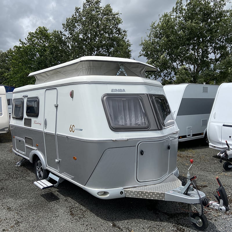 Caravane Eriba Trol 530 60ème Edition profil avant droit toit relevé