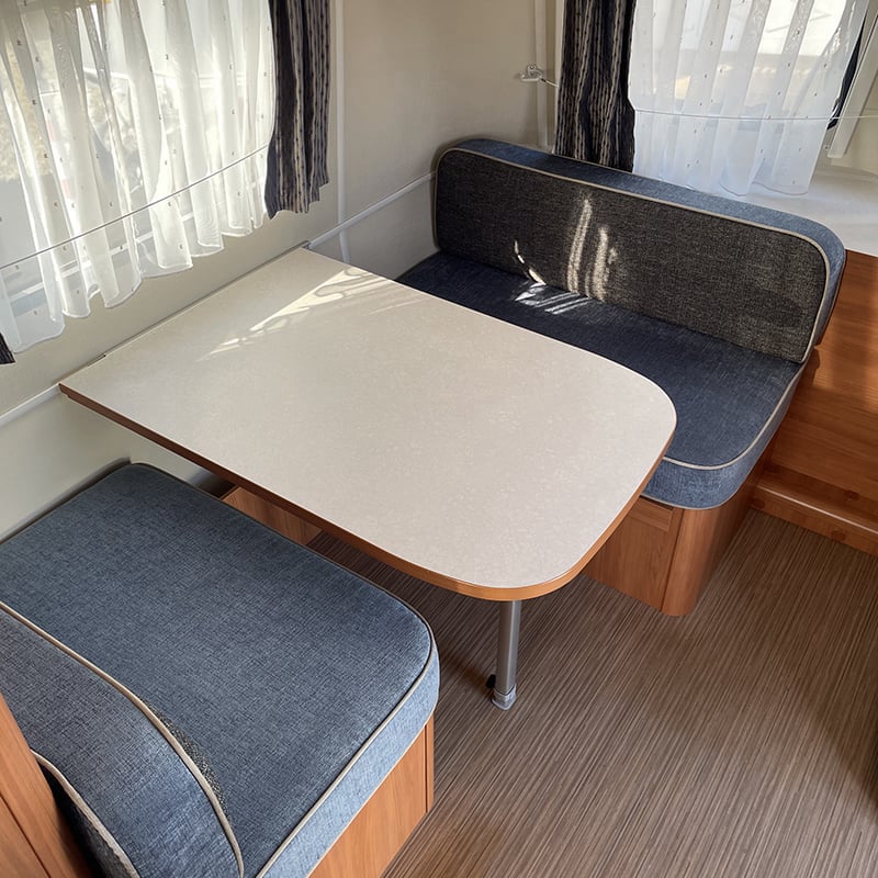 Caravane Eriba Troll 550 espace salon
