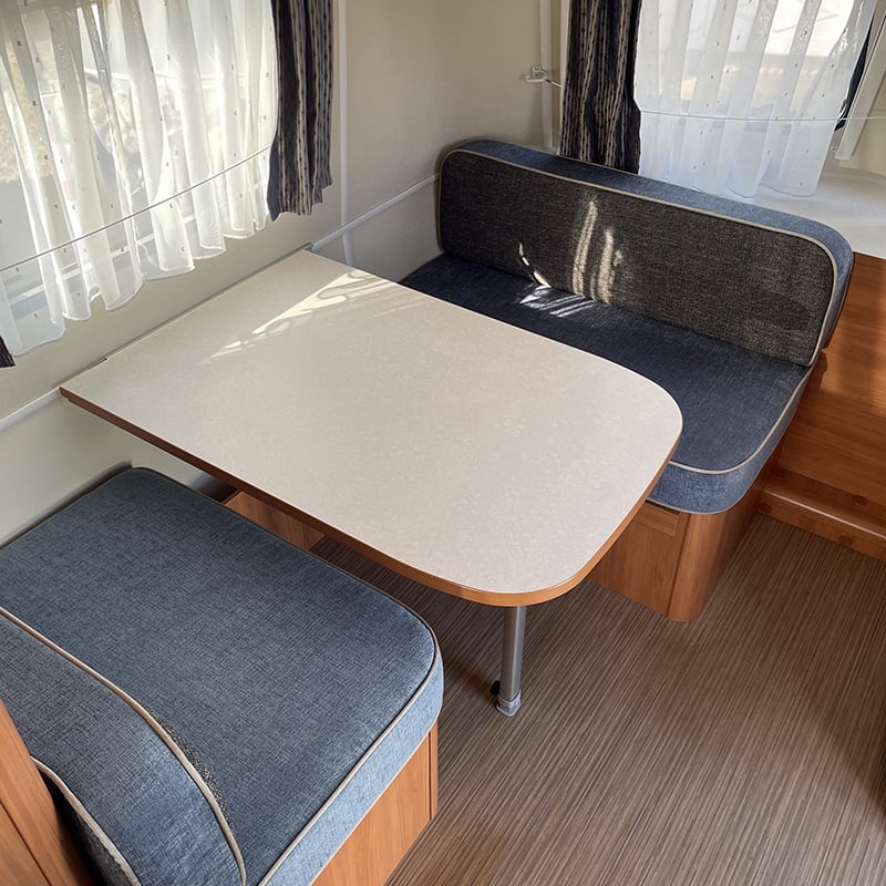 Caravane Eriba Troll 550 espace salon