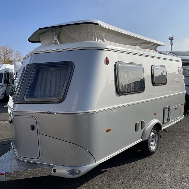 Caravane Eriba Troll 550 profil avant gauche toit relevé