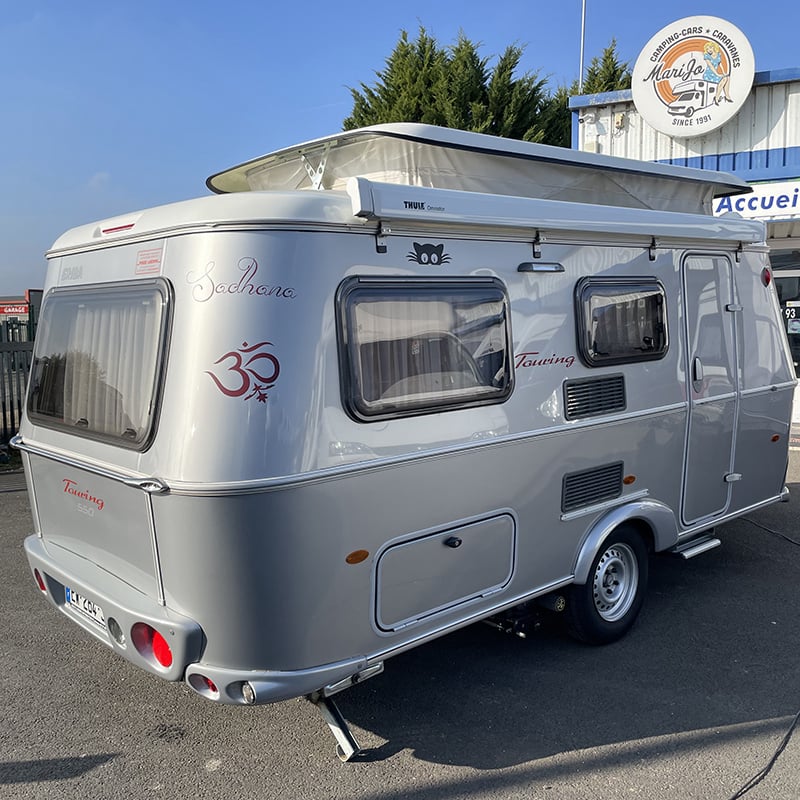 Caravane Eriba Troll 550 vue côté droit toit relevé