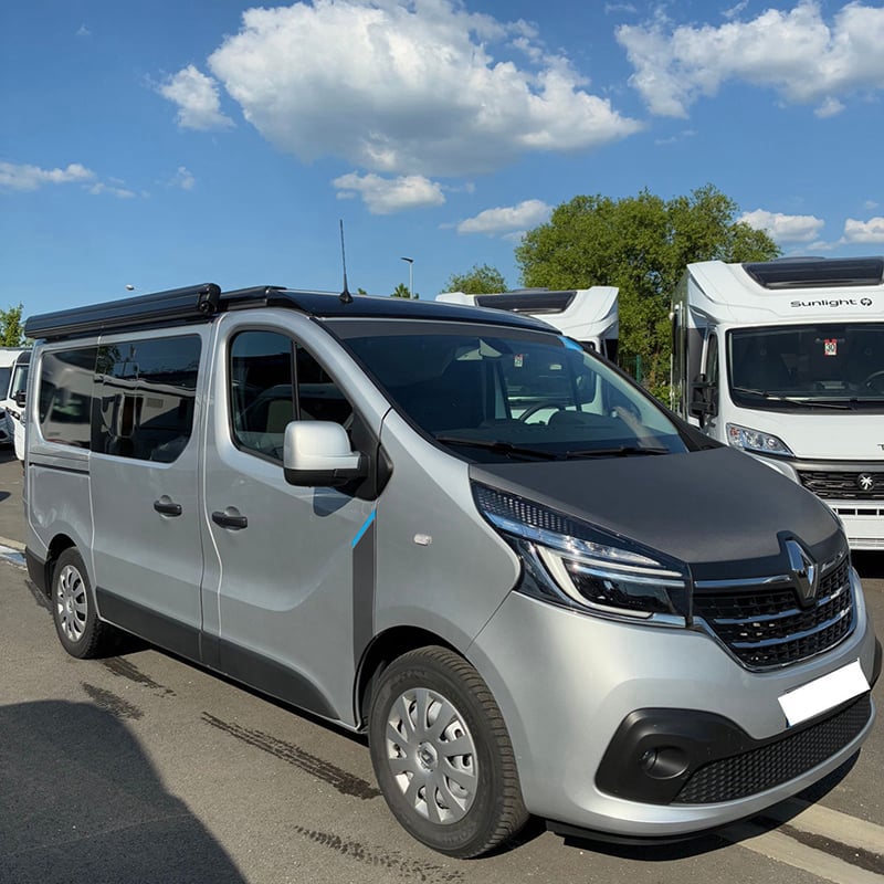 Fourgon Font Vendôme Autocamp profil avant droit toit fermé