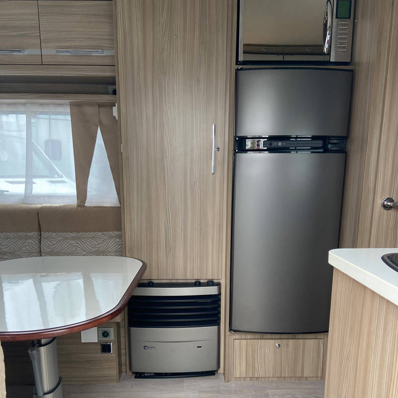 Caravane La Mancelle 490 SA Elegance Chauffage et Réfrigérateur 175L