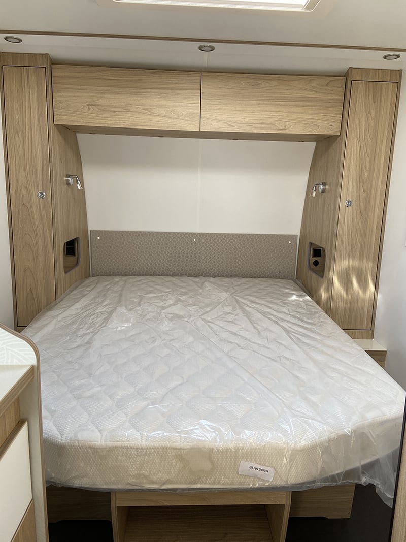 Caravane La Mancelle Fantaisy 440 CL espace couchage
