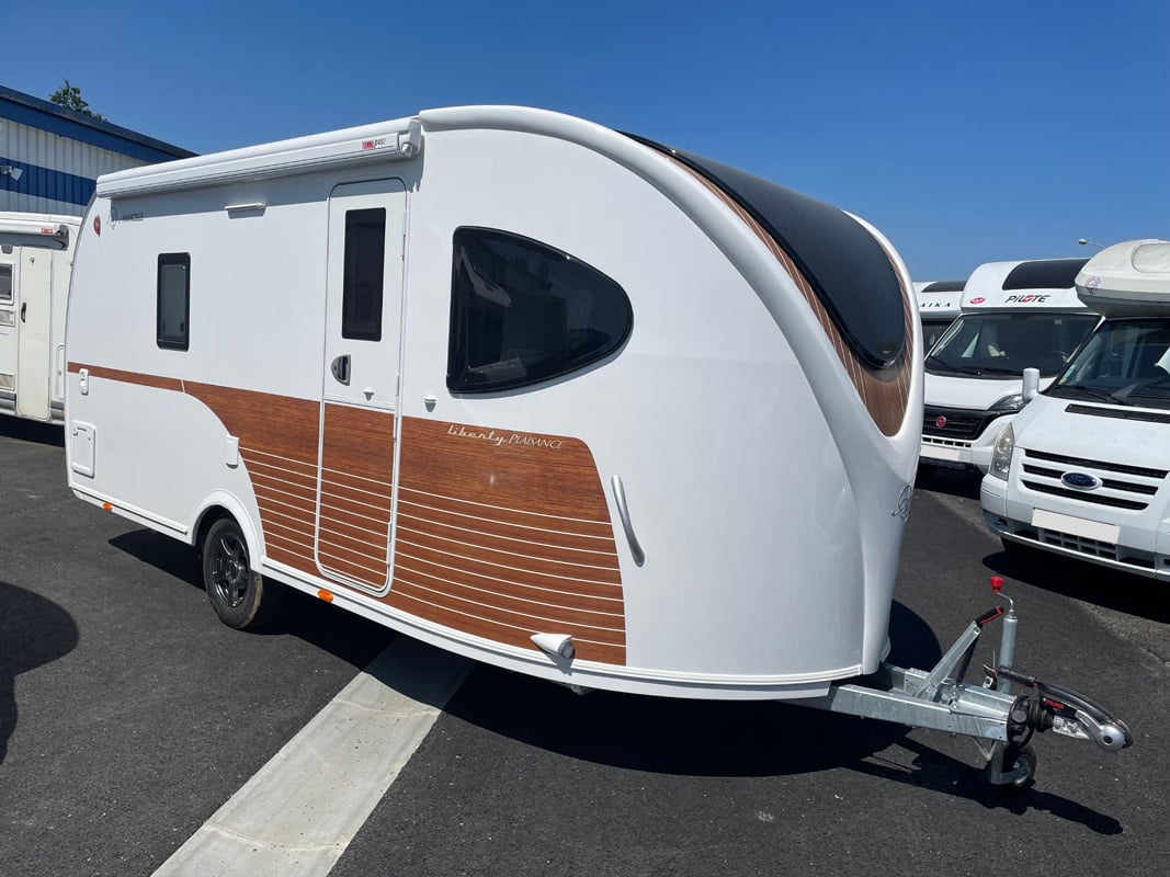 Caravane La Mancelle Liberty 440 PC profil avant droit