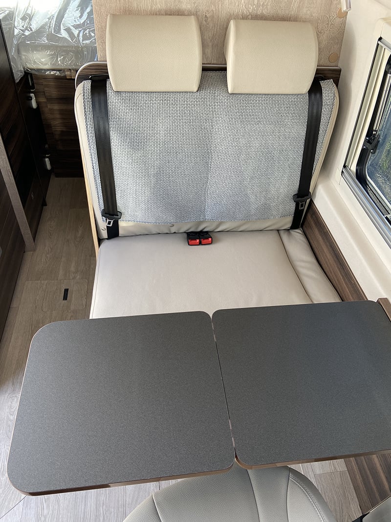 Fourgon Laika Ecovip 600 salon