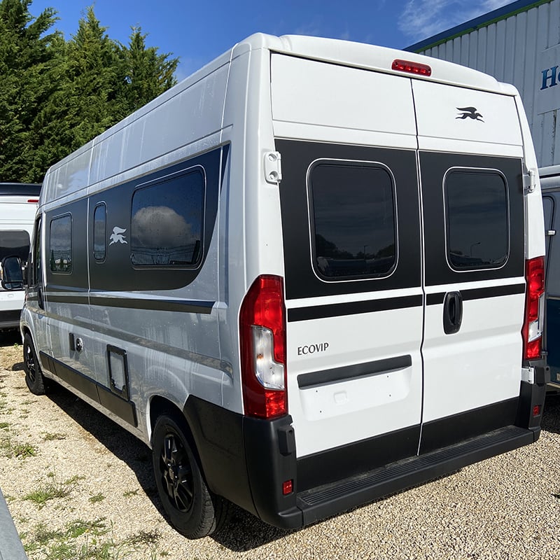 Fourgon Laika Ecovip 600 profil arrière gauche