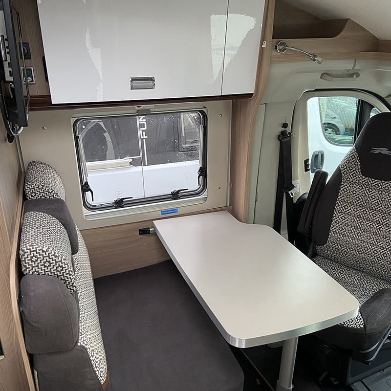 Compact Laika Kosmo Compact 5 salon