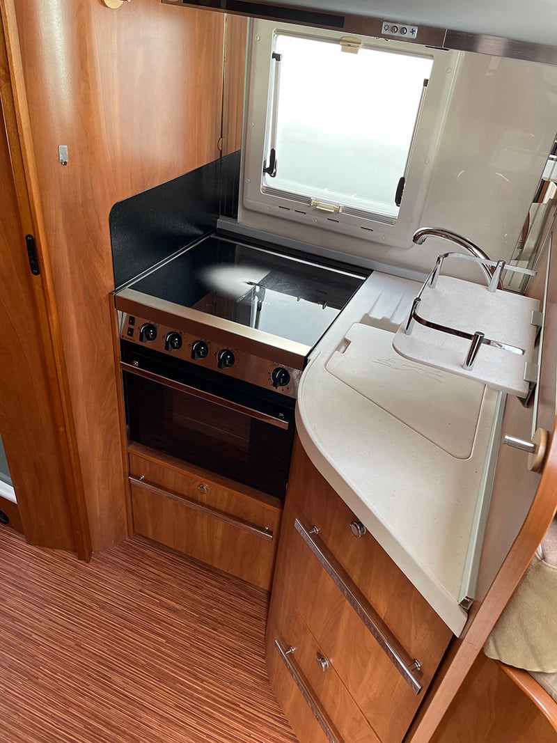 Intégral Laika Kreos 7012 espace cuisine protections fermées
