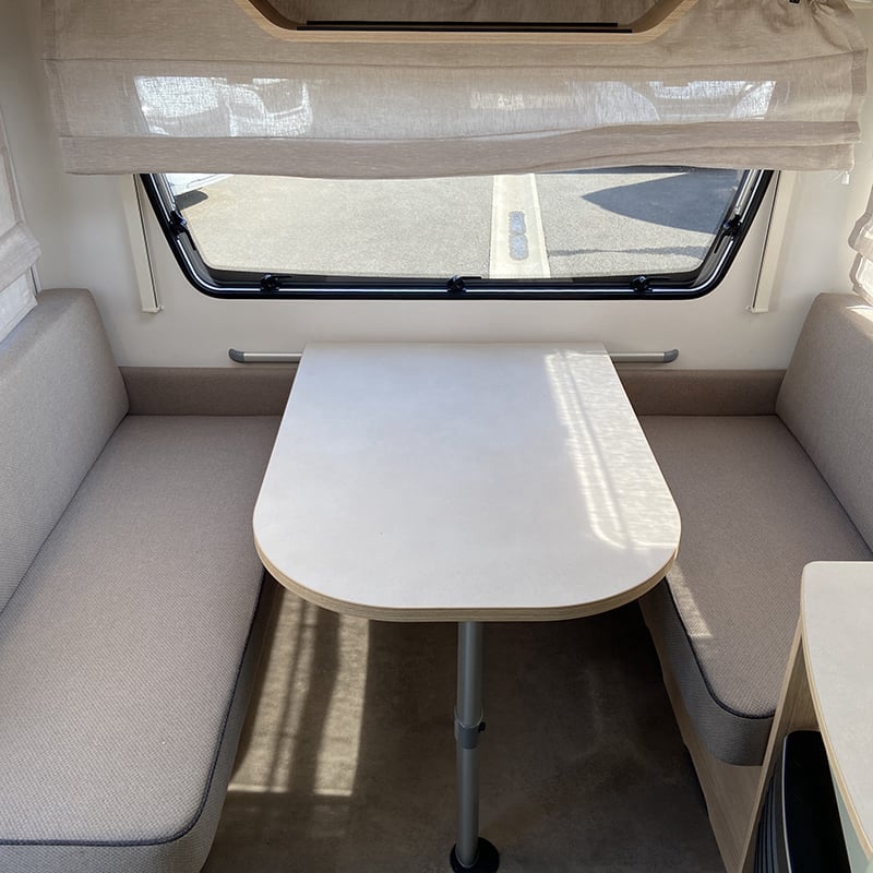 Caravane LMC Style 450 D espace salon
