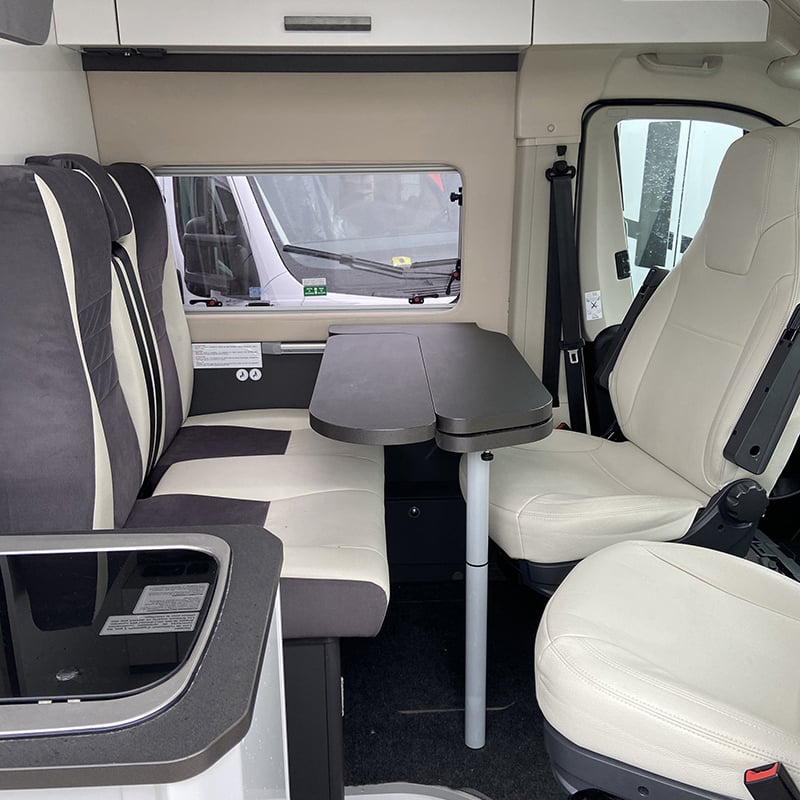 Fourgon McLouis Menfys 4 S-Line espace grand salon