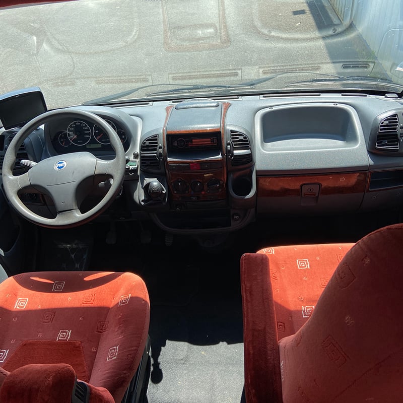 Profilé Rapido 775F cabine de pilotage