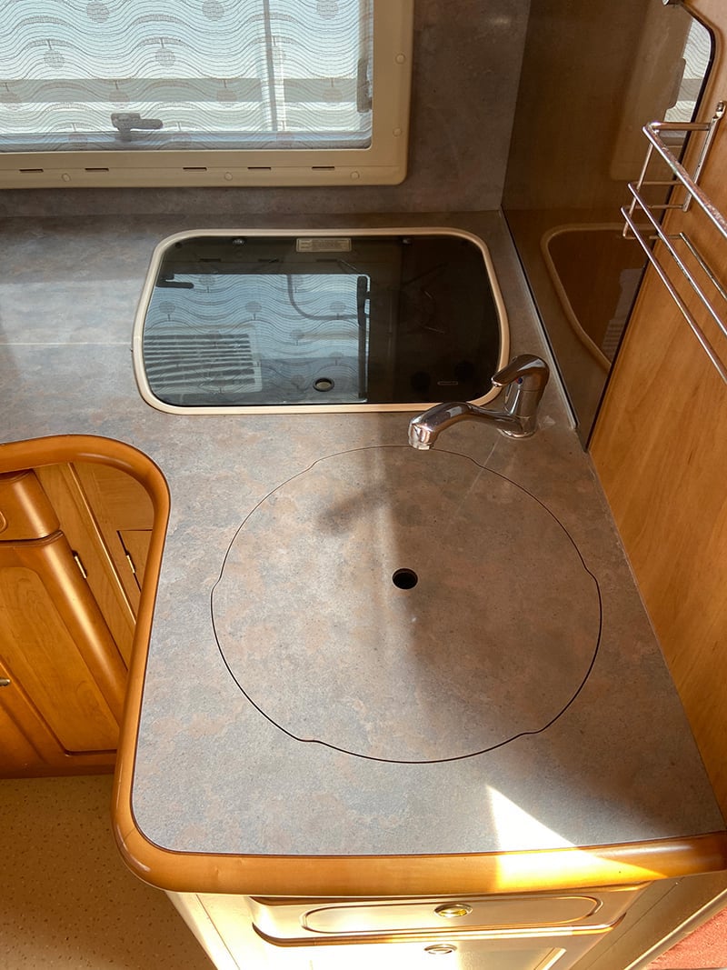 Profilé Rapido 775F espace cuisine protections fermées