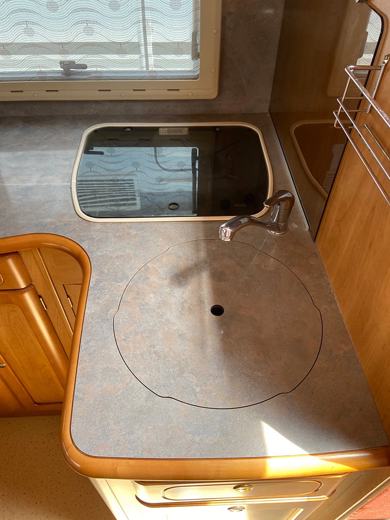 Profilé Rapido 775F espace cuisine protections fermées